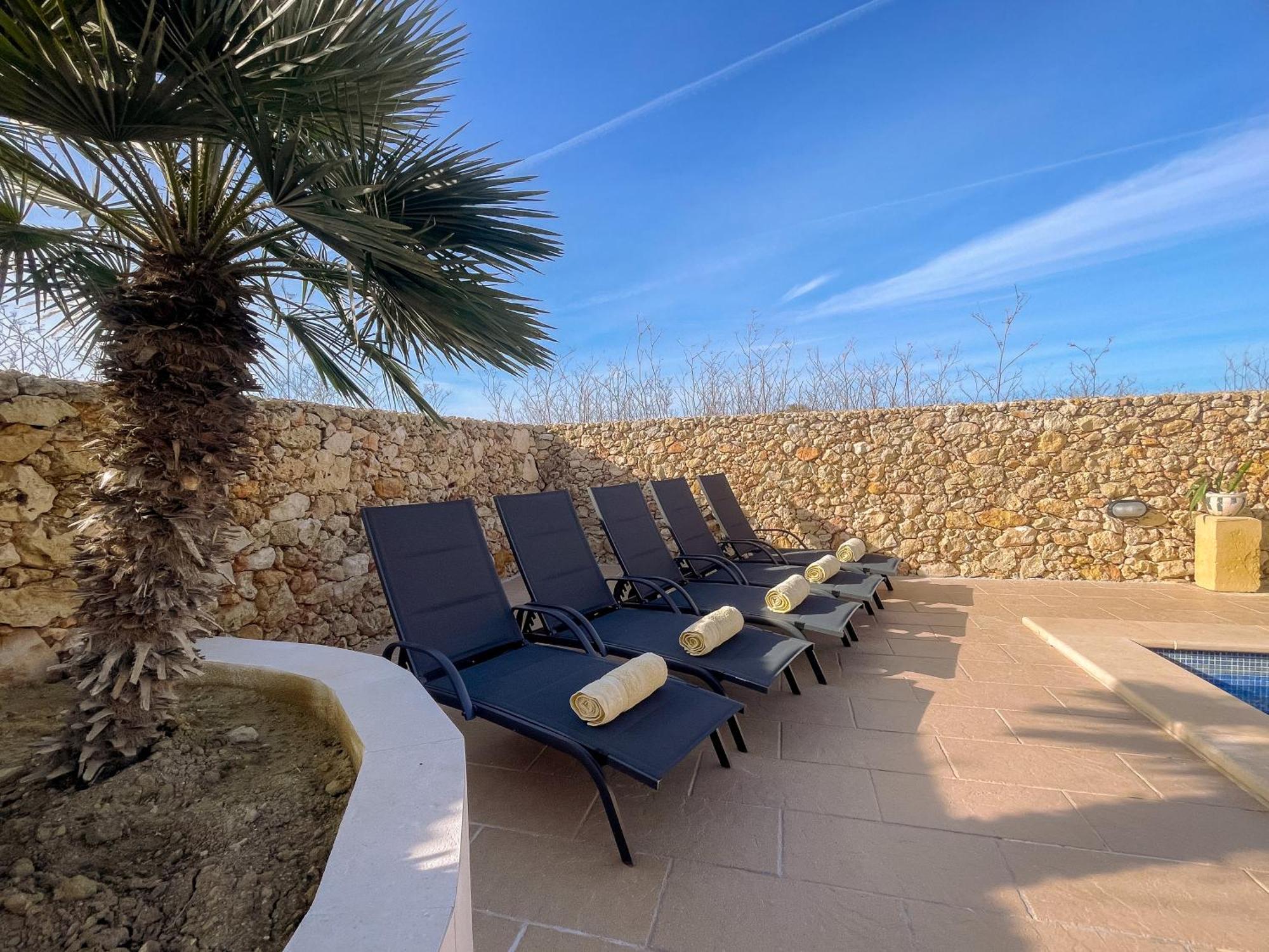Villa Fieldend - Gozo Holiday Home Għarb Buitenkant foto