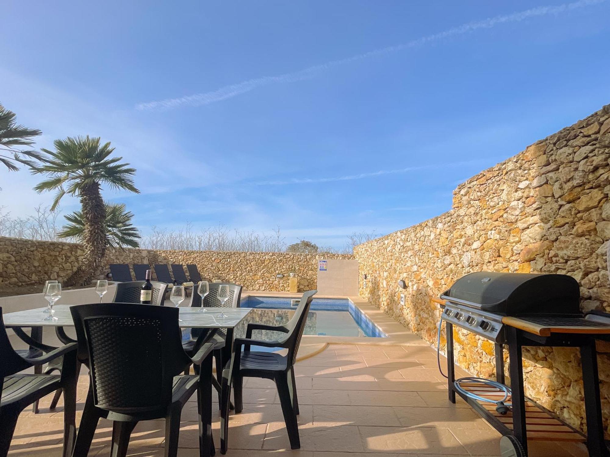 Villa Fieldend - Gozo Holiday Home Għarb Buitenkant foto